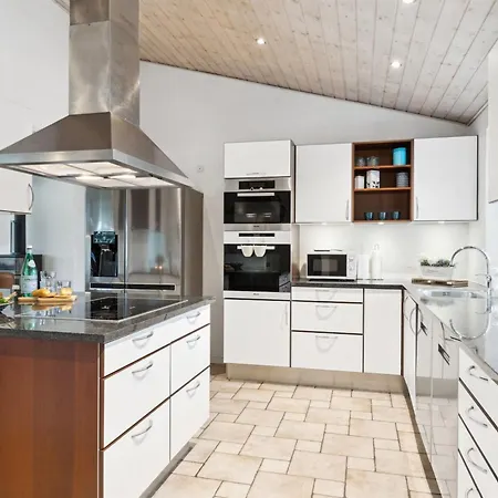 Berenika - 500m From The Sea By Interhome *
